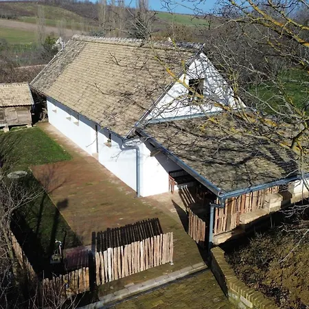 Rigli Vendeghaz Apartment Zavod